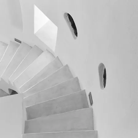 Вилла Elegant Santorini House 1 Bedroom Windswept House Amazing Caldera *