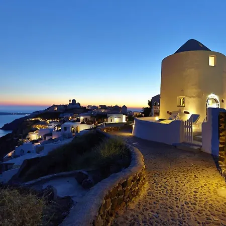 Elegant Santorini House 1 Bedroom Windswept House Amazing Caldera View Outdoor Hot Tub Oia Villa Tholos (Santorini)
